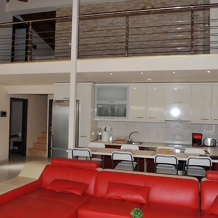 גאוביה Villa Poulades מראה חיצוני תמונה