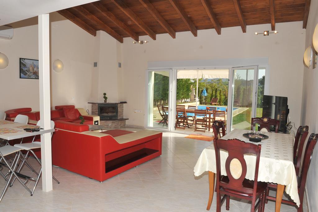 גאוביה Villa Poulades חדר תמונה