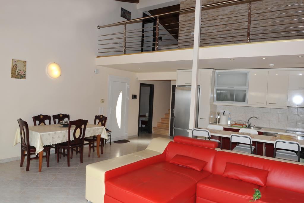 גאוביה Villa Poulades חדר תמונה