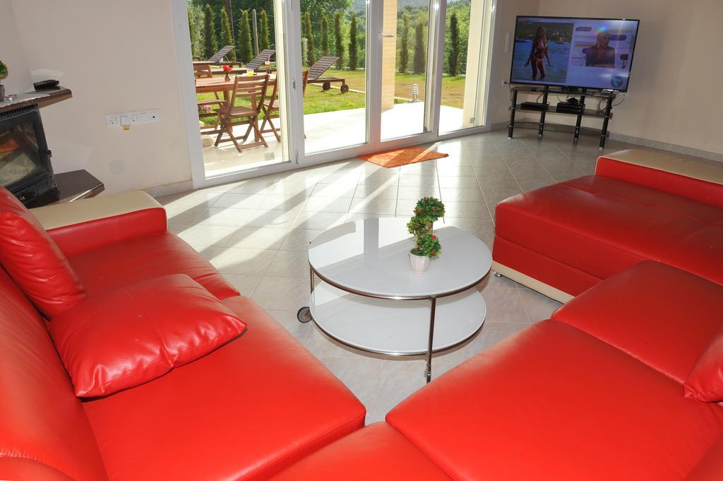 גאוביה Villa Poulades מראה חיצוני תמונה
