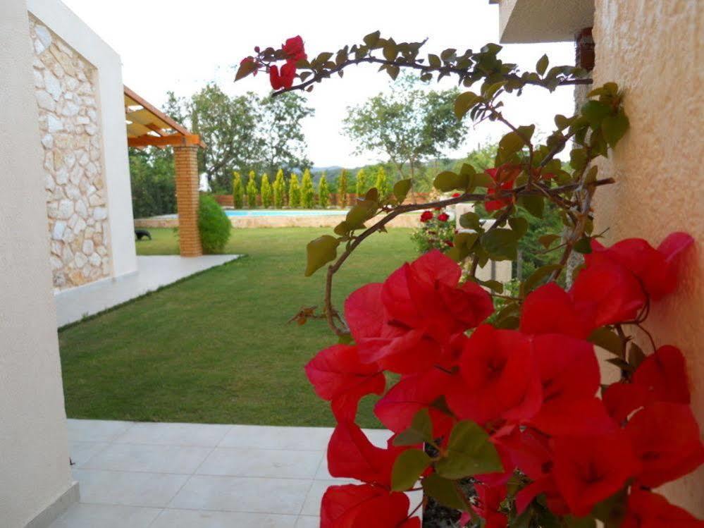 גאוביה Villa Poulades מראה חיצוני תמונה