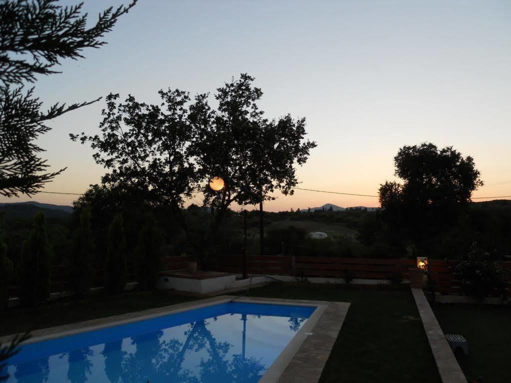 גאוביה Villa Poulades מראה חיצוני תמונה